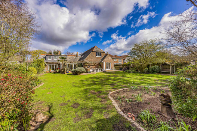Over 4000 Sq Ft of luxury accommodation
