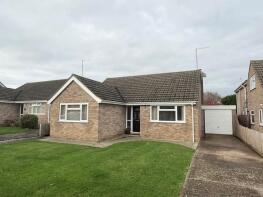16, Manor Close, Northampton NN7 4BY