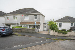 43, Elmhurst Crescent, St Thomas, Swansea SA1 8EA