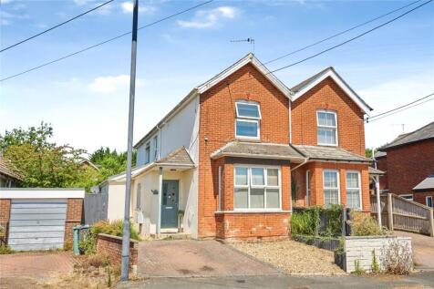Station Road, Wootton Bridge, Ryde, PO33