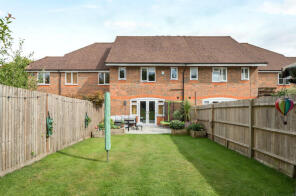 5, Royal Huts Avenue, Hindhead GU26 6FB