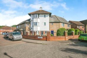 38, Dale Close, Colchester CO3 0FG