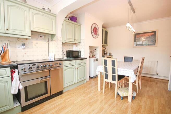 Kitchen 1.jpg