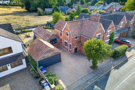 Newlands, Naseby, Northampton, NN6 6DE