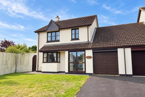 St. Petrocs Close, Padstow, PL28