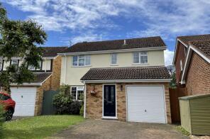 11, Greenfinch Walk, Ringwood BH24 3RJ