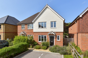 9, Foresters Way, Crawley RH11 9GS