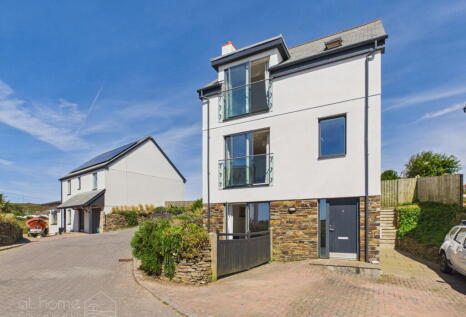 Bethan View, Perranporth, TR6 - A Striking Coastal 4 Bed Home with Panoramic Valley Views