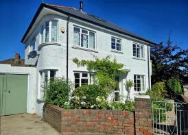 3, St Annes Crescent, Newton, Porthcawl CF36 5BD