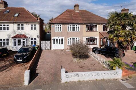 Little Heath Road, Bexleyheath, DA7