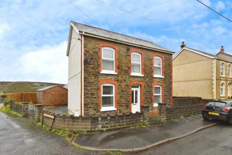 Wernoleu Road, Betws, Ammanford, Carmarthenshire, SA18