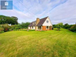 Whitegables, Back Lane, Badsworth, Pontefract WF9 1AG