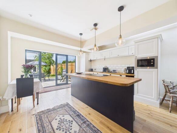 Kitchen/Breakfast Area