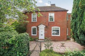 19 North End House, The Street, Midhurst GU29 0NQ