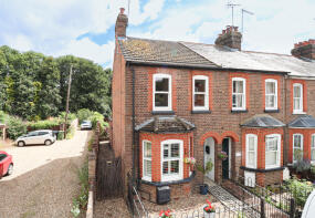 1, New Cottages, High Street, Markyate, St. Albans AL3 8PH