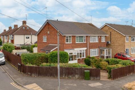 NN15 Churchill Way, Burton Latimer