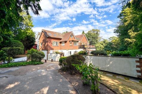 Hazel Grove, Hindhead, Surrey, GU26