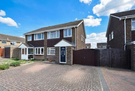 Kym Road, Eaton Ford, PE19