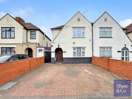 Chatsworth Crescent, Hounslow