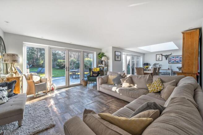 Living Dining Area