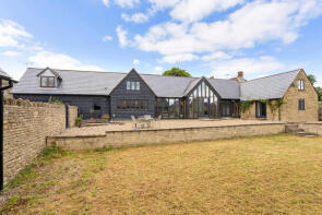 Chalford Oaks, Barnes Green, Chippenham SN15 5AQ