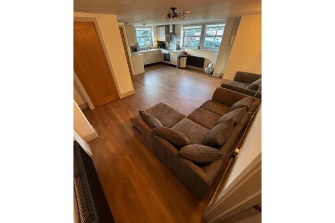 Lounge / Kitchen