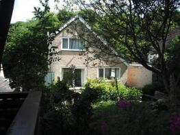 76, Wood Lane, Newsome, Huddersfield HD4 6PT