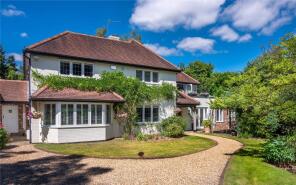 Minstrels, Woodlands Road, Harpsden, Henley-on-thames RG9 4AB