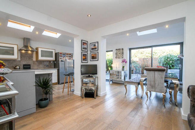 Open Plan kitchen/dining/living area 