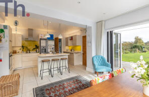 Fairview, Chale Street, Ventnor PO38 2HG
