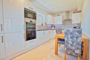 122, Balmoral Drive, Borehamwood WD6 2QT