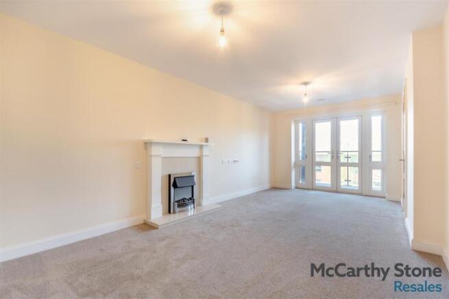 8687091-interior12.jpg