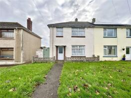 41, Glebelands, Hakin, Milford Haven SA73 3QX