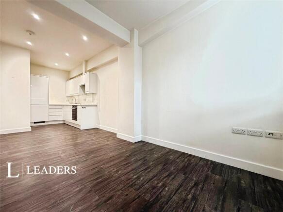 Lounge/Kitchen