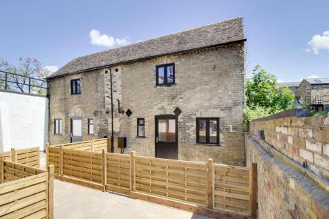 4 Yorks Mews, New Street, St Neots, PE19 1AE