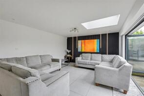 115, Spinney Crescent, Nottingham NG9 6GE