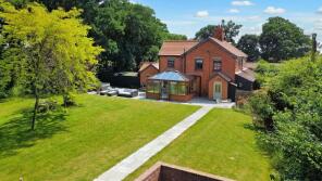 1, Seabridge Cottages, Stratton Hall Drift, Ipswich IP10 0LW