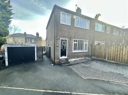 8, Ebury Close, Batley WF17 0LP