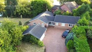 River Bank House, Dee Side, Holt, Wrexham LL13 9YF