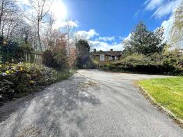 2, Manor Cottages, Banbury Road, Daventry NN11 3SQ