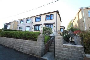 17, Heol Cadrawd, Llangynwyd, Maesteg CF34 9TE