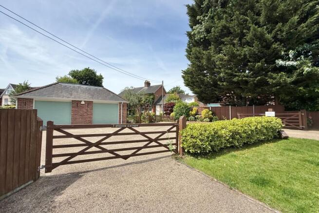 Entrance to Driveway
