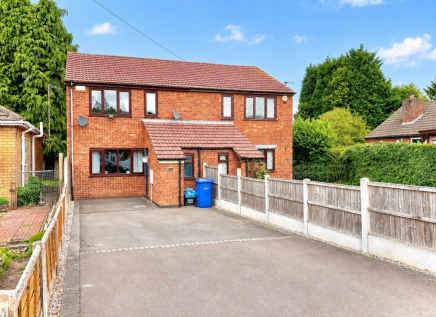 Sedgley Road, Woodsetton, DY1