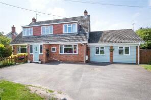Foxlease, Heath Road, Manningtree CO11 2XD