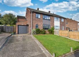 32, Cromwell Crescent, Nottingham NG4 4PJ