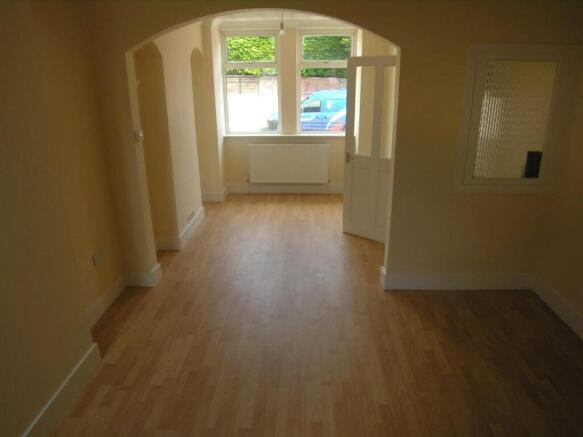Lounge/Dining Area