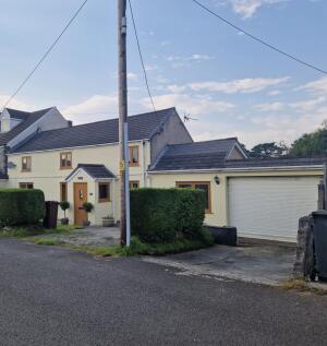 Leyshon Road, Gwaun Cae Gurwen, Ammanford, Carmarthenshire.