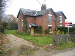 1, Hall Cottages, Harwich Road, Clacton-on-sea CO16 0AX