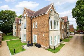 Flat 10, The Old Vicarage, St Georges Place, Dover CT15 6GG