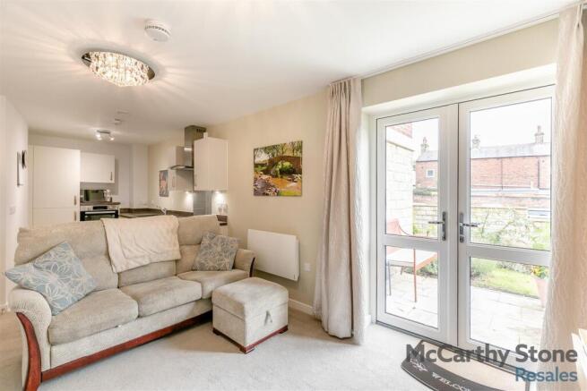 8663834-interior06.jpg